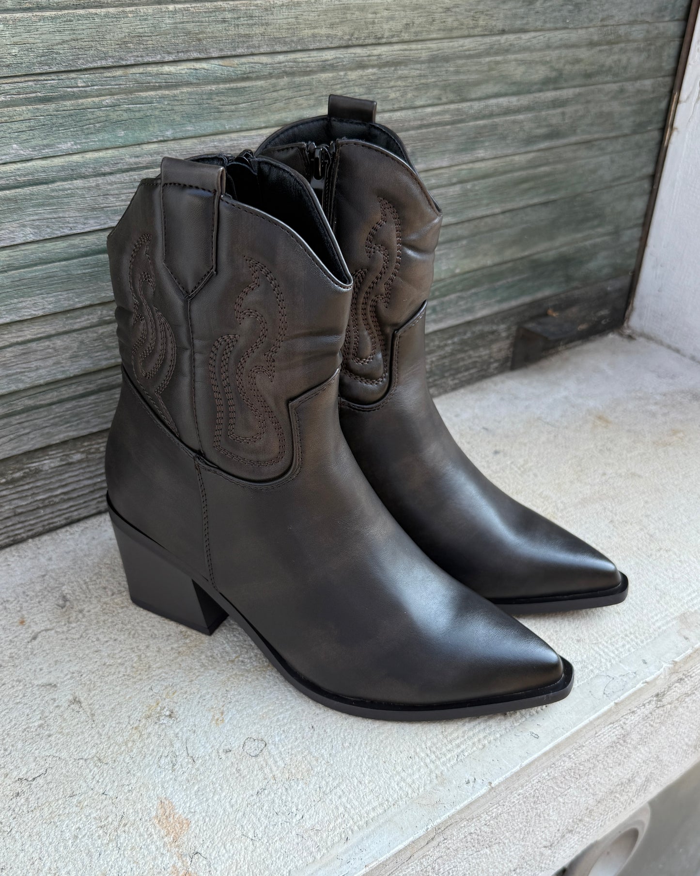 Camperos Austin Iron