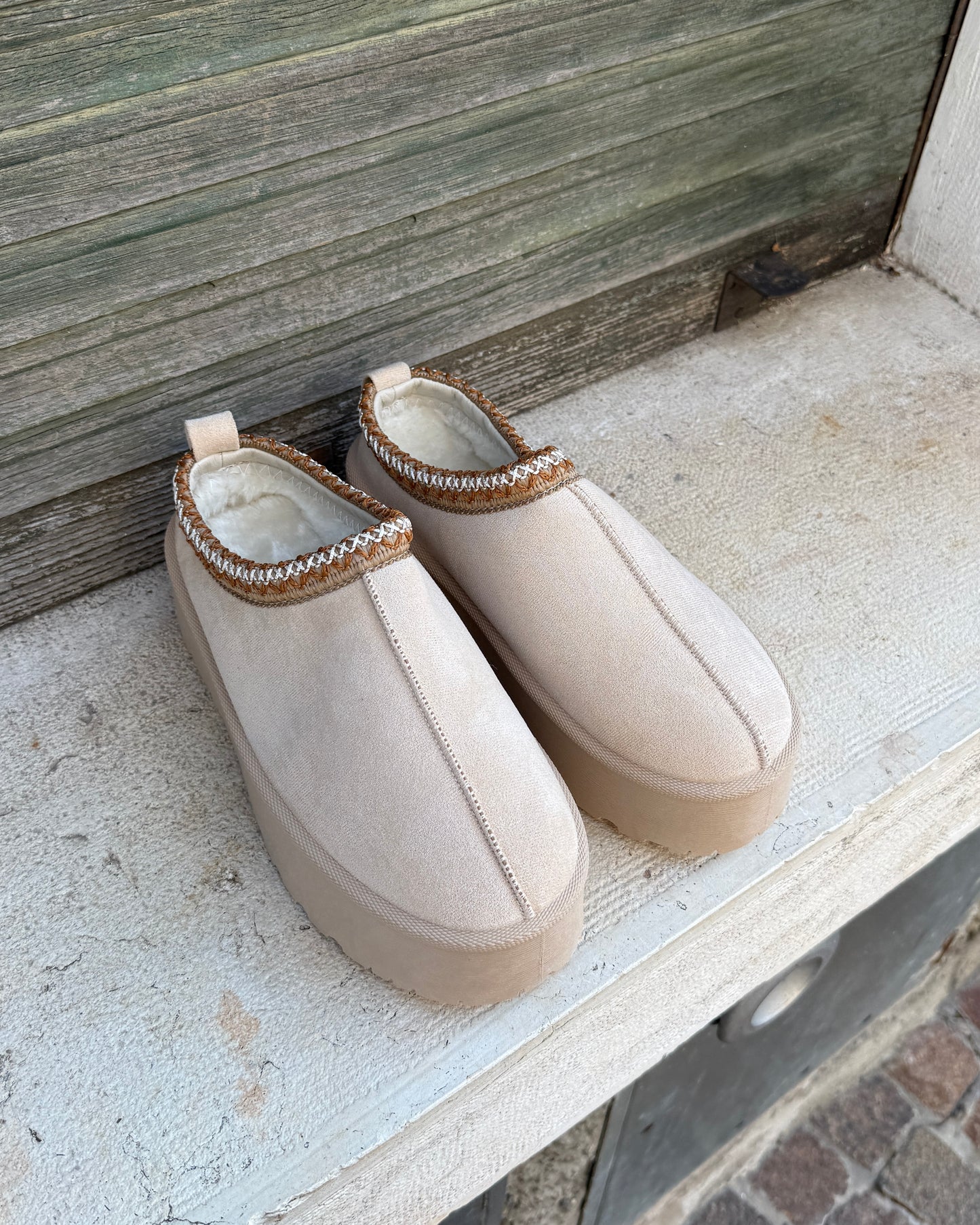 New Helsinki Platform Beige