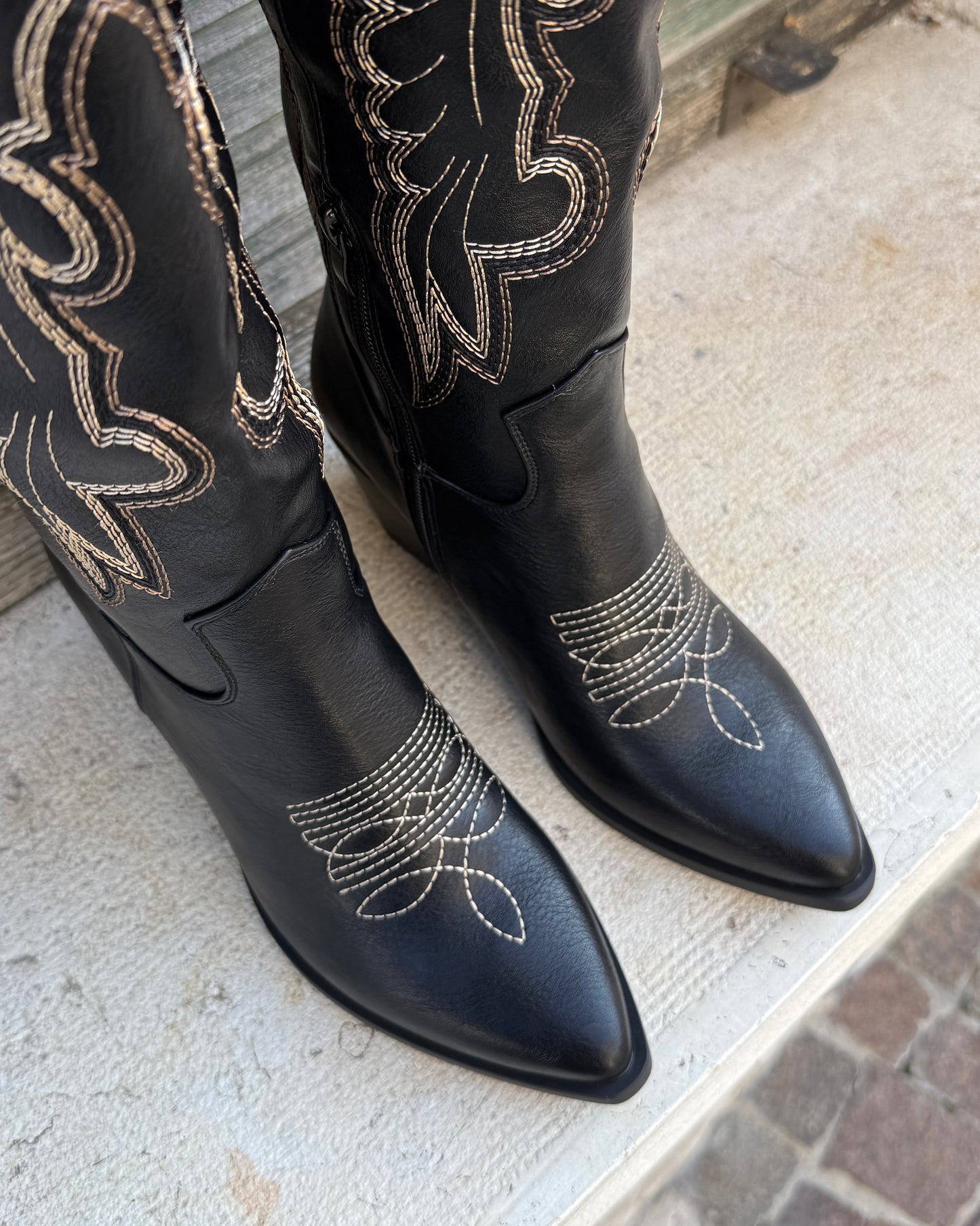 Camperos Phoenix Black