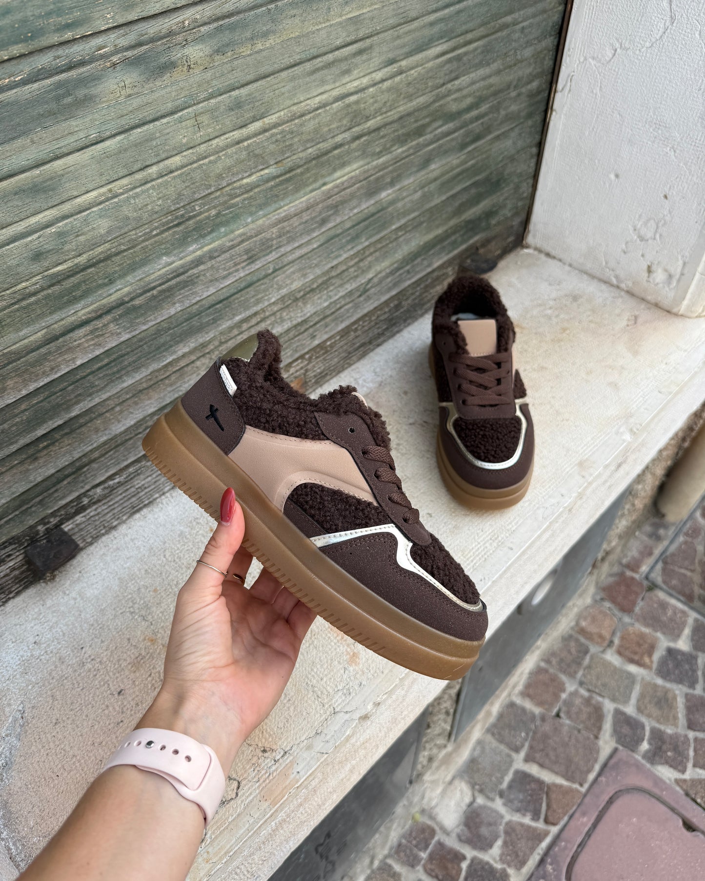 Sneakers Angela Brown