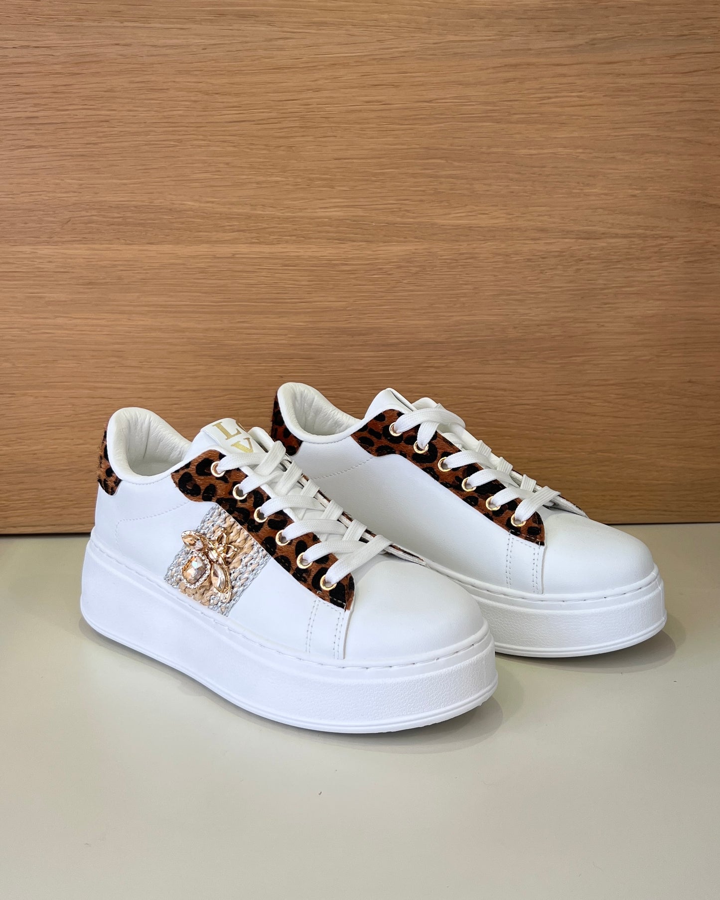Sneakers Bee Leo