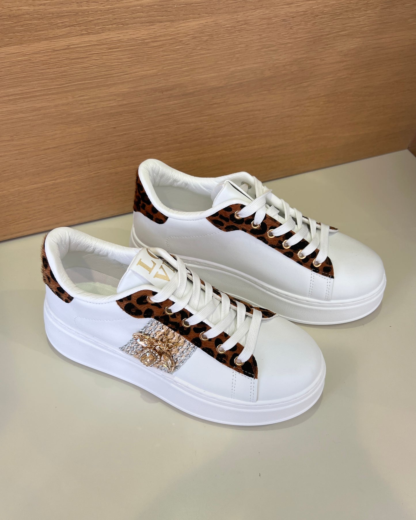 Sneakers Bee Leo