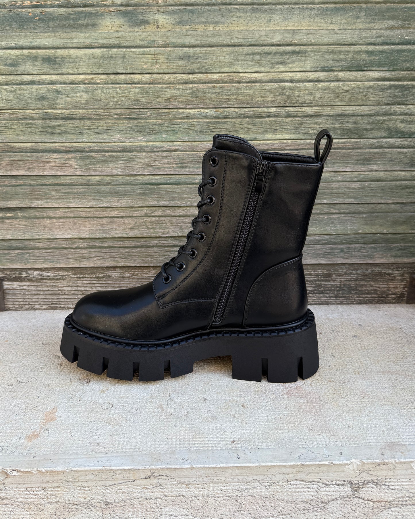 Anfibio Stoccolma Black