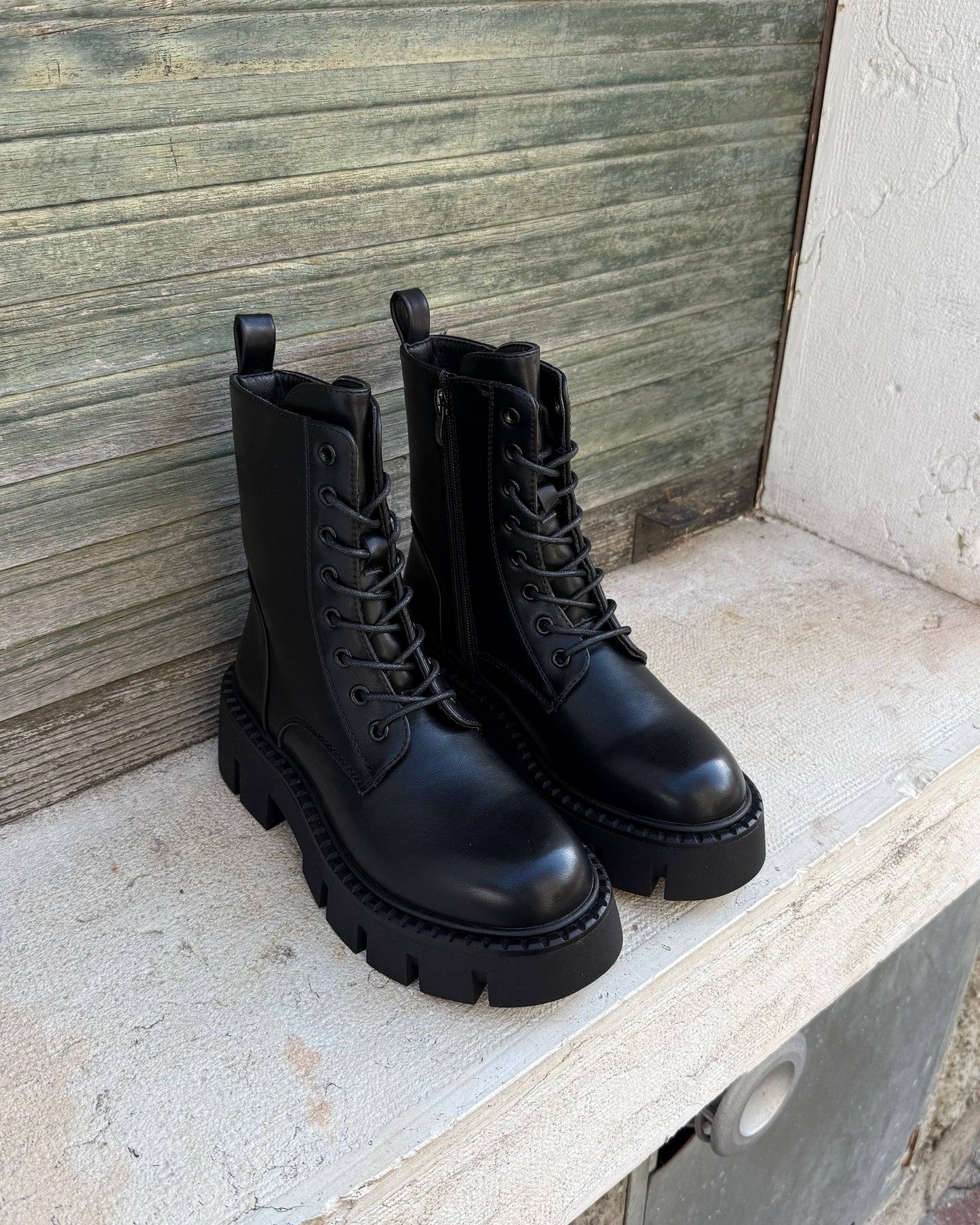 Anfibio Stoccolma Black