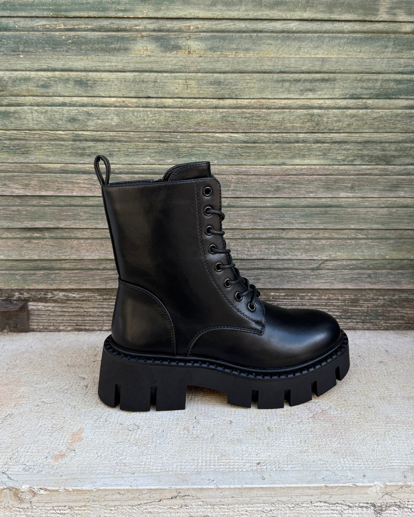 Anfibio Stoccolma Black